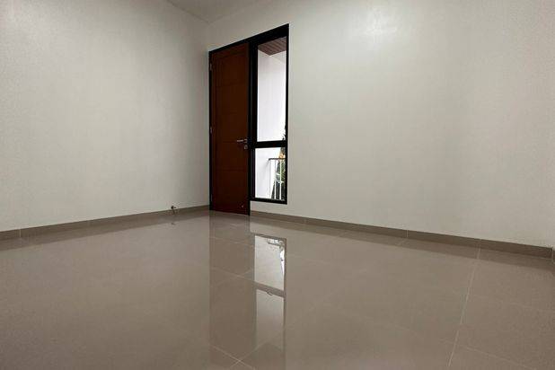 Rumah Baru Siap Huni Dalam Cluster Dekat Pintu Toll Desari