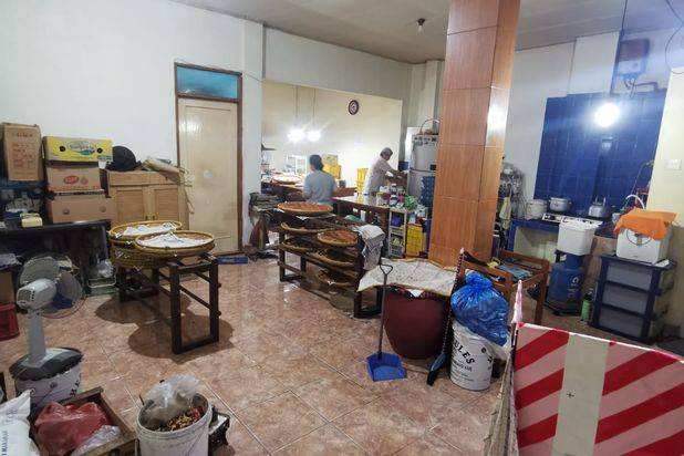 Kost Kostan 16 Kamar di Kebon Jeruk Jakarta Barat, dekat Tol, Kampus, Mall, RS