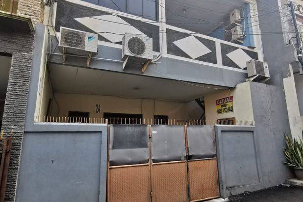 Kost Kostan 16 Kamar di Kebon Jeruk Jakarta Barat, dekat Tol, Kampus, Mall, RS