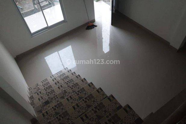 Rumah baru 2 lantai di Pamulang Tangerang Selatan