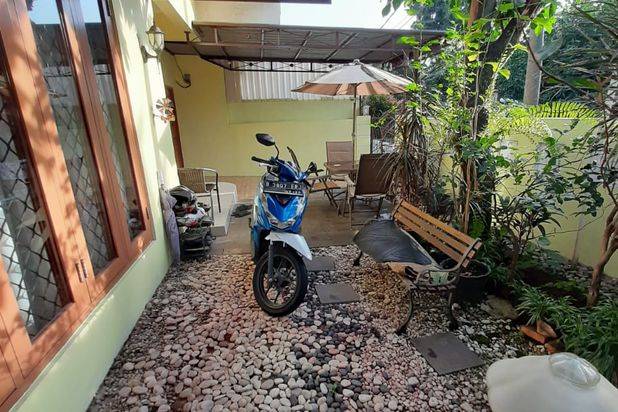 Rumah Halaman Luas Dalam Perumahan Area Cimanggis Depok