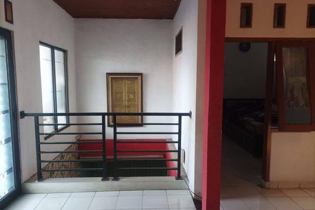 DI JUAL RUMAH 2 LANTAI SECONDARY HARGA MURAH SIAP HUNI DI JATI ASIH