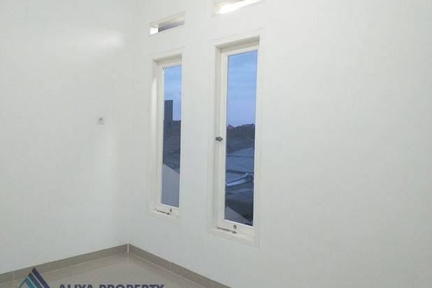 DI JUAL RUMAH SECONDARY 2 LANTAI MINIMALIS HARGA MURAH DI VIDA BEKASI
