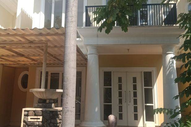 DISEWAKAN RUMAH 2 LANTAI SIAP PAKAI DEKAT BINUS UNIVERSUTY SEMARANG