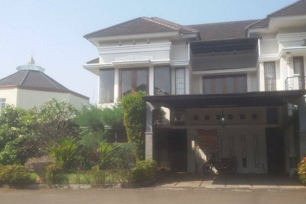 FOR SALE RUMAH MEWAH DIKAWASAN STRATEGIS, SIAP HUNI, TERAWAT, BISA CASH/KPR