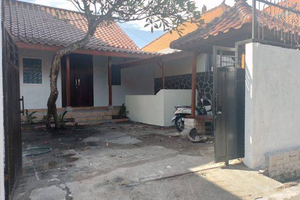 Dijual Rumah di Jalan Gunung Salak