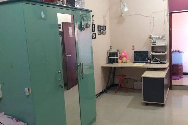 Rumah Daerah Simpang Darmo Permai Selatan Surabaya Barat