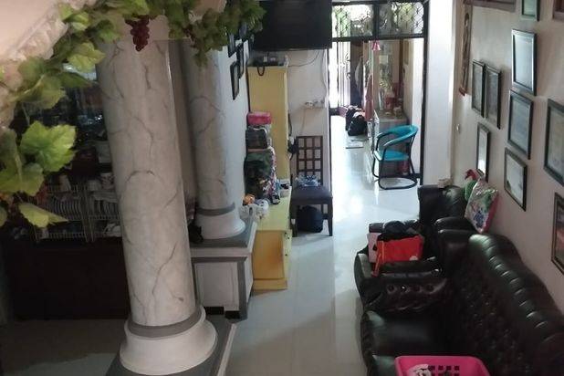 Rumah Daerah Simpang Darmo Permai Selatan Surabaya Barat