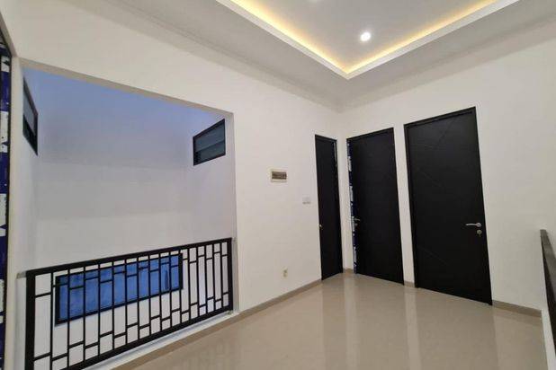 Rumah Baru Gress Darmo Permai Timur Full Granit (High Spek)