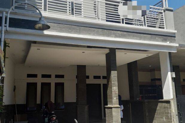 Rumah Baru Selesai Direnovasi Minimalis 2,5 Lantai Dan Siap Huni Yang Lokasinya Di Dalam Cluster Di Antapani