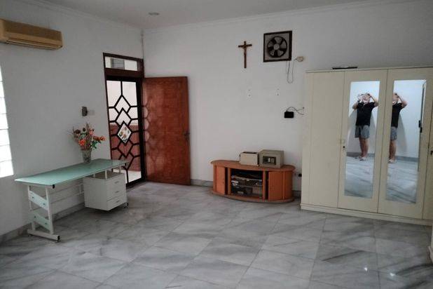 RUNGKUT ASRI, Rumah 2 Lantai, Full Furnish, Row 2 Mobil
