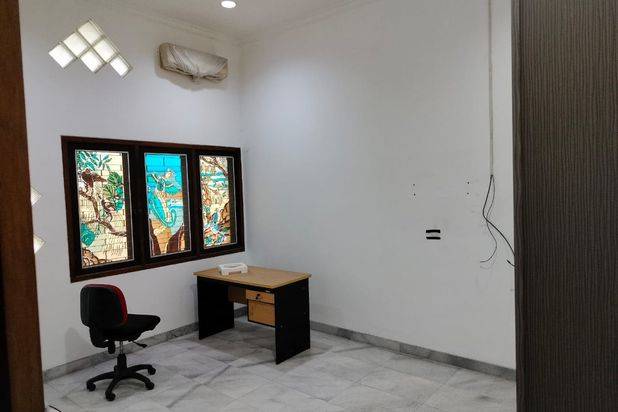 RUNGKUT ASRI, Rumah 2 Lantai, Full Furnish, Row 2 Mobil