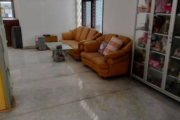 RUNGKUT ASRI, Rumah 2 Lantai, Full Furnish, Row 2 Mobil