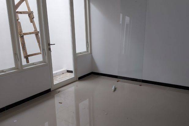 Rumah yang berlokasi di dataran tinggi  dengan segala kenyamanan selayaknya villa dan berada di kota malang