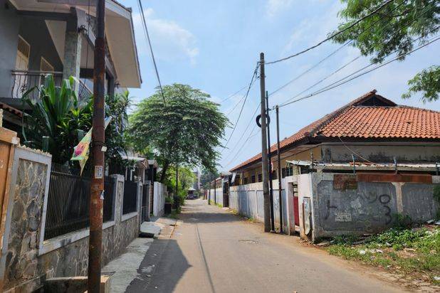 Tanah Tepi Jalan Area Cinere 10 Menit Pintu tol Brigif, SHM