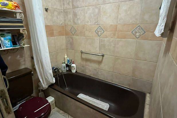 Rumah 2 Lantai Dalam Perumahan Dekat RS Puri Cinere, SHM
