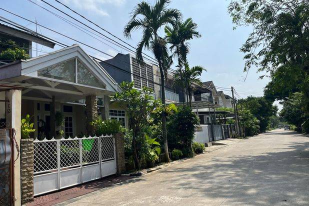 Rumah 2 Lantai Dalam Perumahan Dekat RS Puri Cinere, SHM