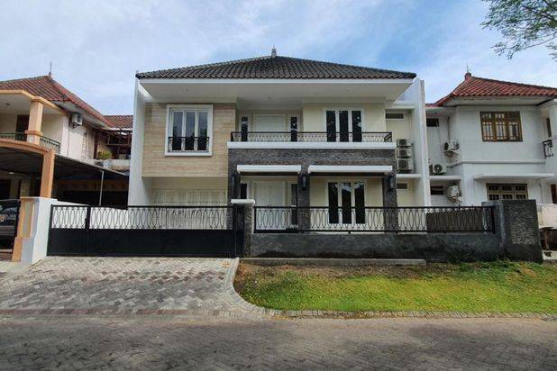 Rumah Villa Royal Pakuwon City Minimalis Siap Huni