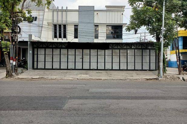 Tempat usaha bekas showroom mobil Jl. Barata Jaya