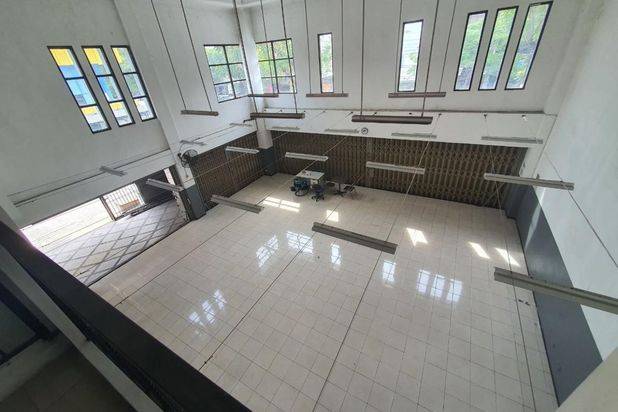 Tempat usaha bekas showroom mobil Jl. Barata Jaya