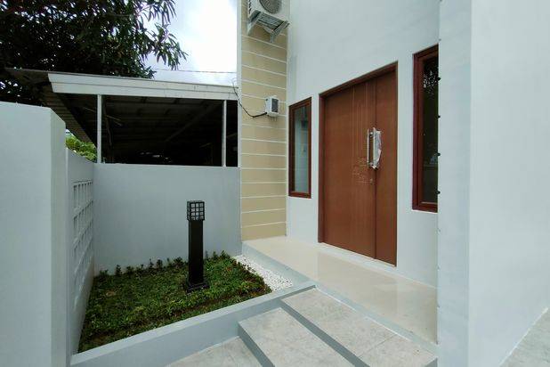 DI SEWAKAN RUMAH KEREN DESAIN ELEGANT DI CLUSTER IVORY BEKASI TIMUR REGENSI