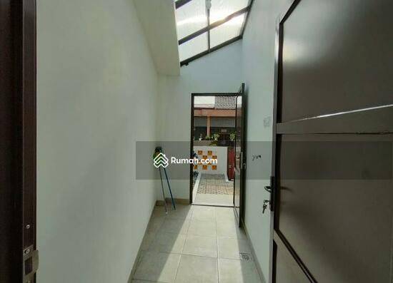 DI JUAL RUMAH MODEL MASA KINI SIAP HUNI DI PERUMAHAN DUKUH ZAMRUD BEKASI TIMUR