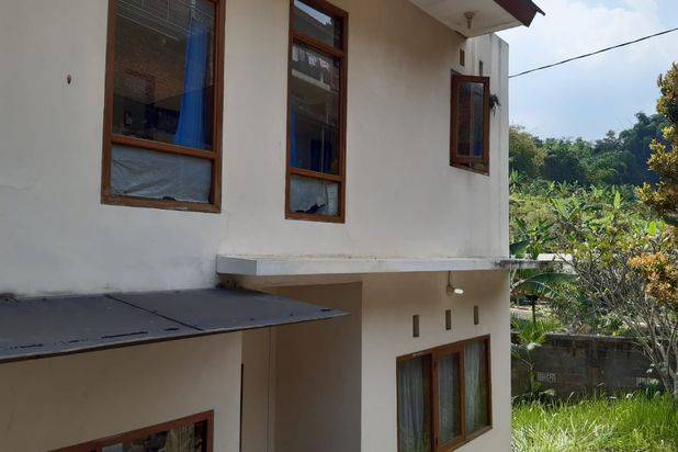 Rumah di Komplek Jatihandap Dekat Ke Saung Angklung Udjo Harga 1,35 Milyar