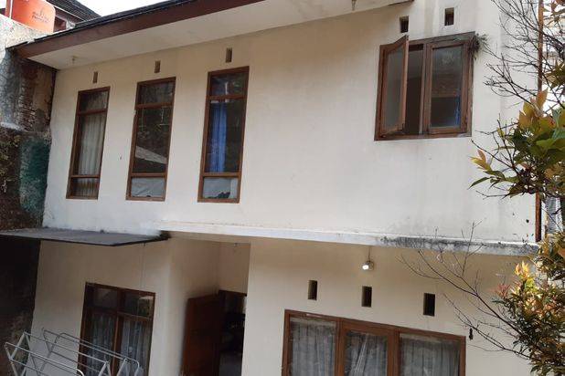 Rumah di Komplek Jatihandap Dekat Ke Saung Angklung Udjo Harga 1,35 Milyar
