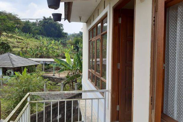 Rumah di Komplek Jatihandap Dekat Ke Saung Angklung Udjo Harga 1,35 Milyar