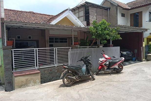 Rumah Asri Terawat Dan Siap Huni Yang Lokasinya Di Komplek Pondok Hijau Indah Jl Sersan Bajuri Bandung Utara