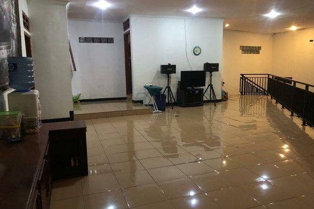 Semi Furnished Rumah Asri Terawat Dan Siap Huni Yang Lokasinya Di Cluster Jingga Residence Ciwastra