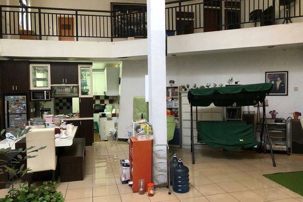 Semi Furnished Rumah Asri Terawat Dan Siap Huni Yang Lokasinya Di Cluster Jingga Residence Ciwastra