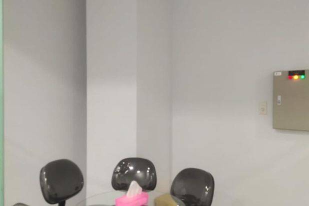 Office Space Praxis Siap Pakai