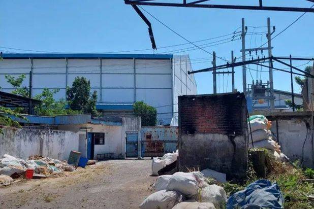 Gudang Kyai Tambak Deres Area Kedung Cowek Sby Timur
