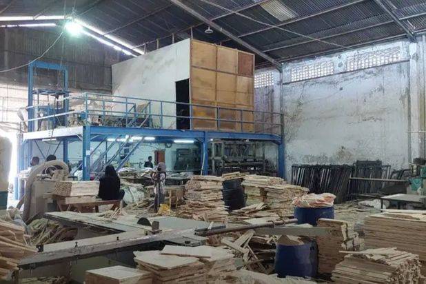 Gudang Kyai Tambak Deres Area Kedung Cowek Sby Timur