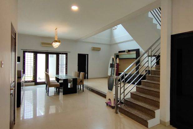 Pantai Mentari 2 Lantai Bonus Furniture dekat Mulyosari, Pakuwon City