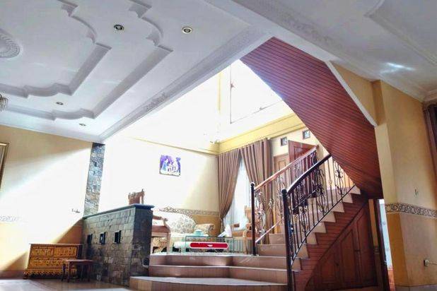 Rumah 2 Lantai Mewah Di Antapani Jalan Subang