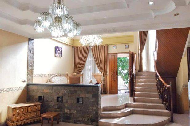 Rumah 2 Lantai Mewah Di Antapani Jalan Subang