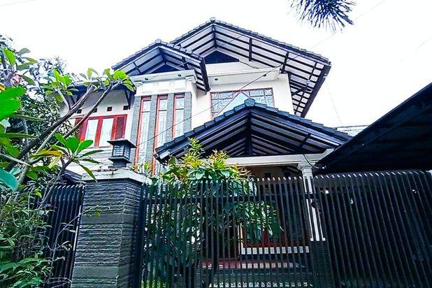 Rumah 2 Lantai Mewah Di Antapani Jalan Subang