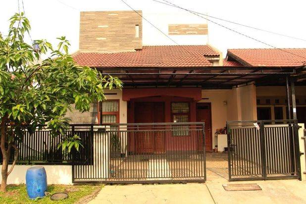 Rumah 2 Lantai Bagus Siap Huni Di Komplek Adipura Gedebage