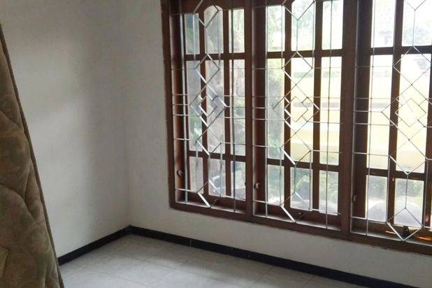 Dijual Rumah Siap Huni Di Perumahan Pakis, 4 KT 2 KM, SHM