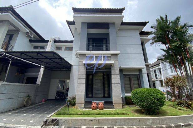 Rumah Hans Regency Manyar Tirtoyoso