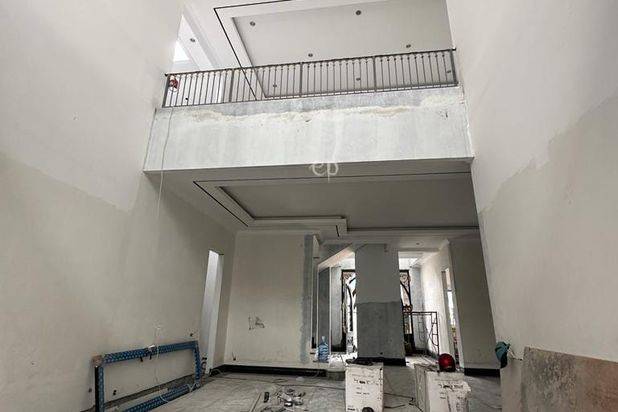 Rumah siap huni Pakuwon Indah Surabaya Barat