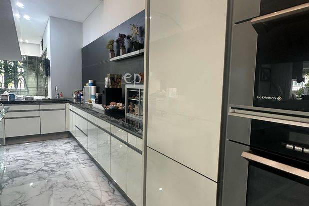 Dijual rumah Villa Bukit Regency Pakuwon Indah Spek Premium