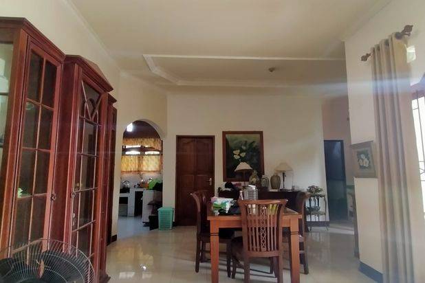 Dekat Alun Alun Kota Bogor! Jual Rumah Asri Siap Huni