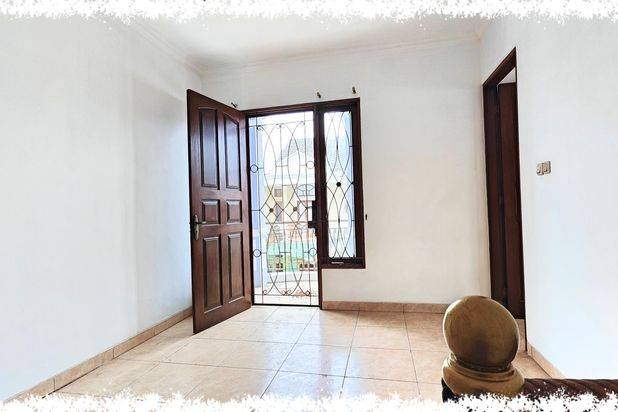 Dijual Rumah Strategis di Citra Garden City