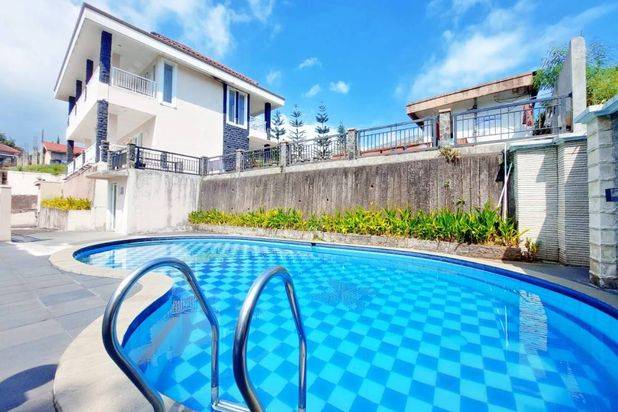 Disewakan Villa Boston di Puncak dengan Mountain View PR1962