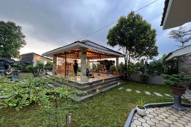 Disewakan Villa Bernuansakan Pegunungan dan Nyaman Daerah Cihideung PR1964