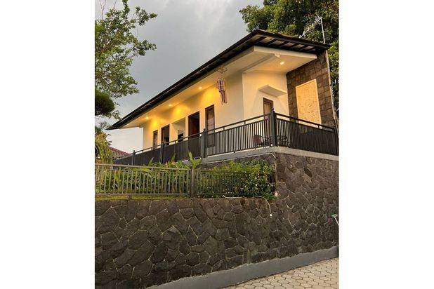 Disewakan Villa Bernuansakan Pegunungan dan Nyaman Daerah Cihideung PR1964
