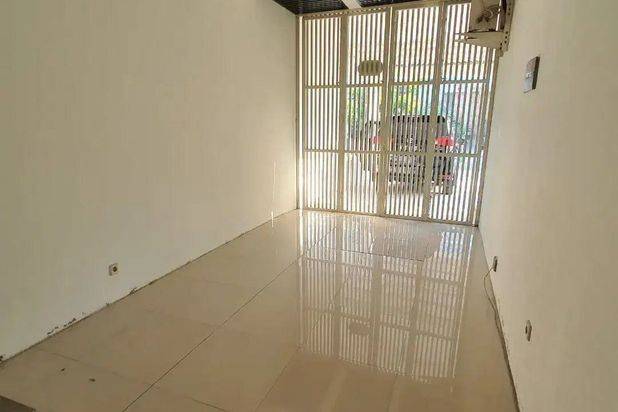 Rumah Queenstone Sambikerep Strategis, Siap Huni
